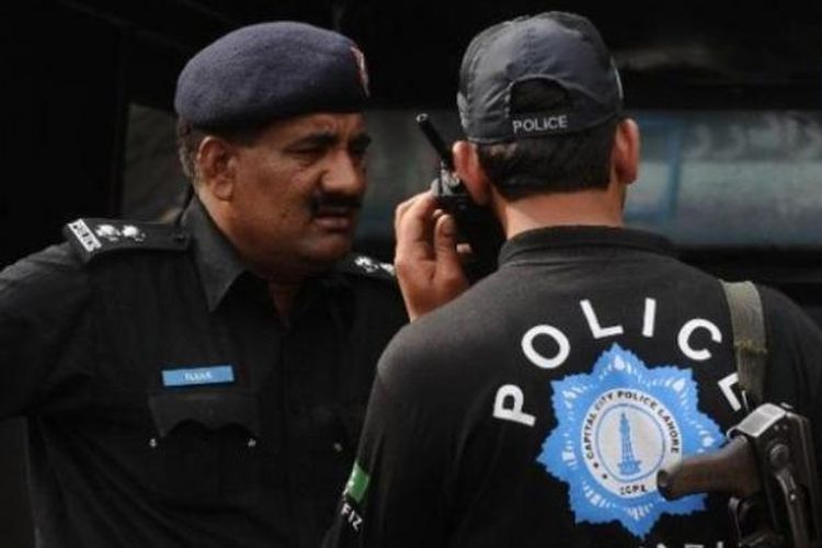 Dikira Penipu, 2 Pria Malaysia Ternyata Petugas Polisi