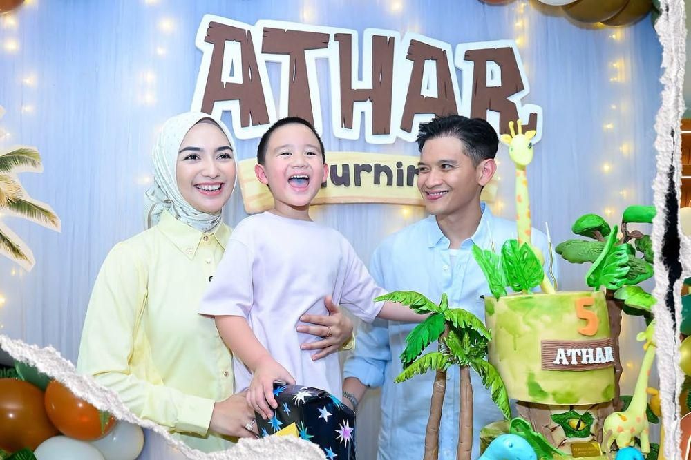 7 momen kebersamaan Athar dan Rezky Adhitya, dua idola Mama Ciki