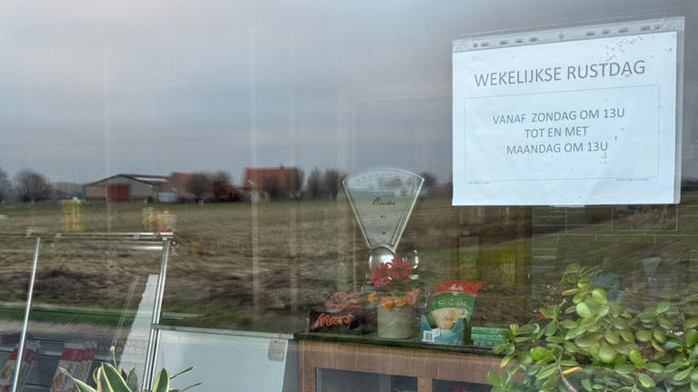 Christiane (91) sluit kruidenierswinkel in Merkem na 50 jaar ...