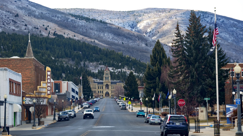 Anaconda Montana street in the foreground and mountains in the background