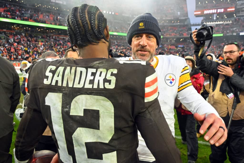 Aaron Rodgers had touching message for Shedeur Sanders after Cleveland ...