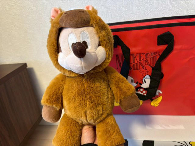 ディズニーストア 福袋 午年 干支 ぬいぐるみ 水筒 バッグ 2023年