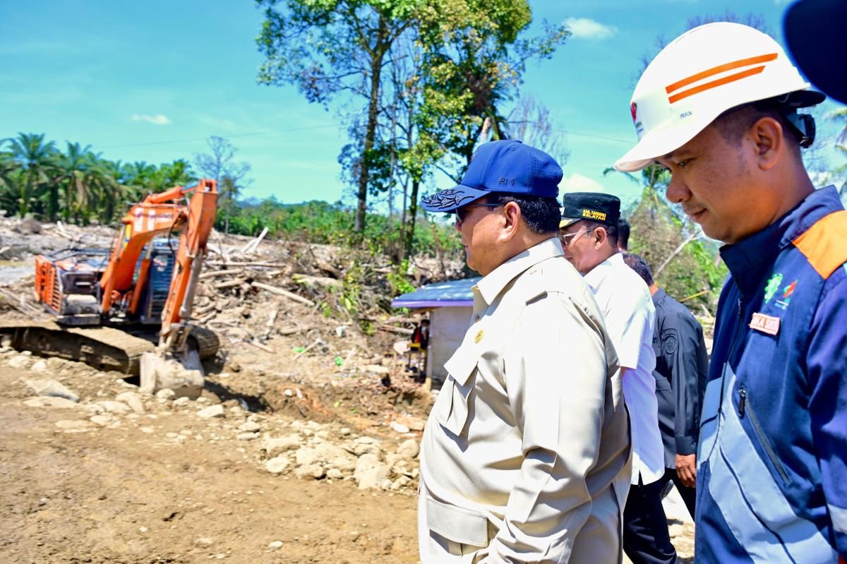 Prabowo Pantau Pembangunan Jembatan Bailey dan Posko Kesehatan di Tapsel
