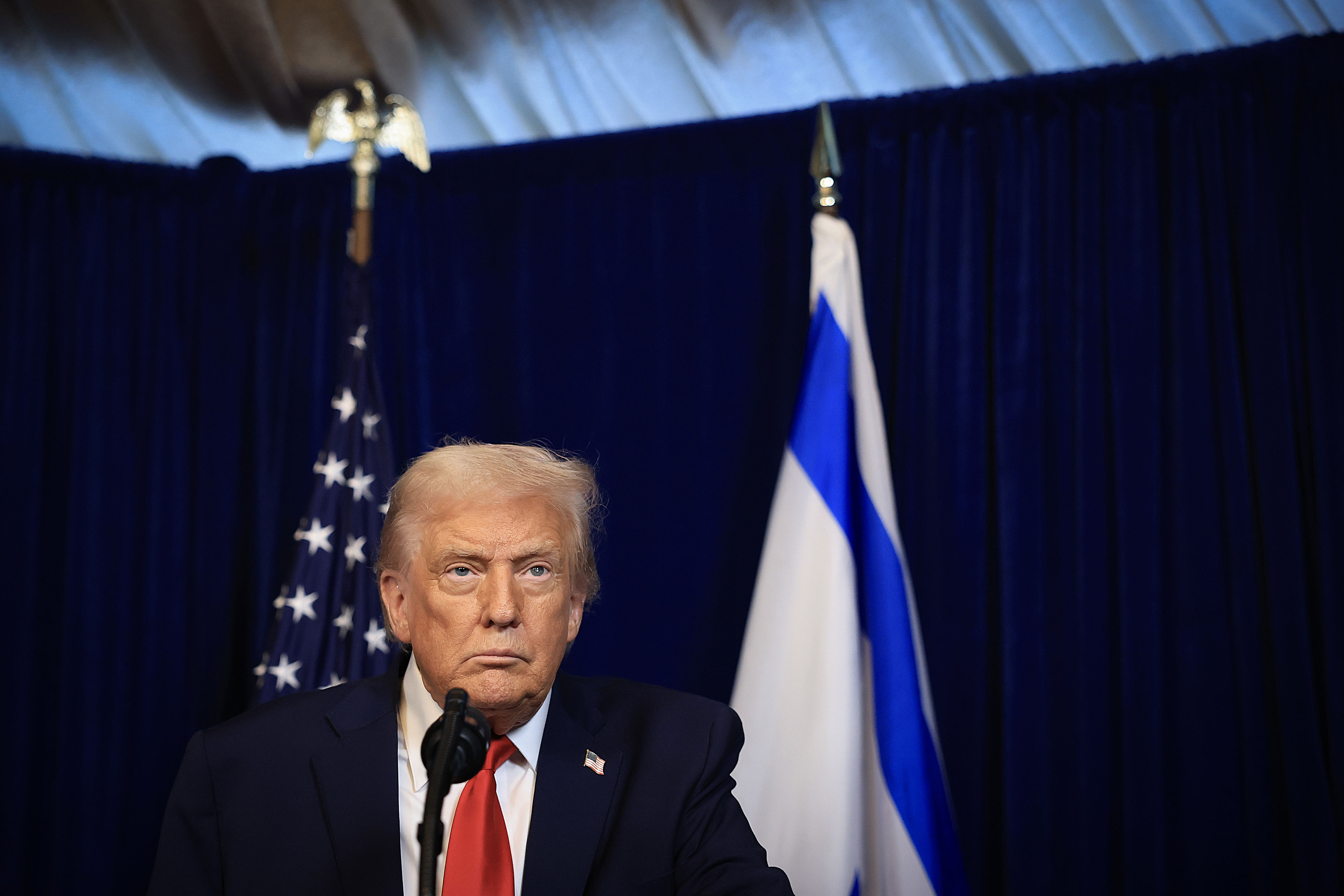 Donald Trump mocked after seemingly confusing bald eagle with a falcon<br>