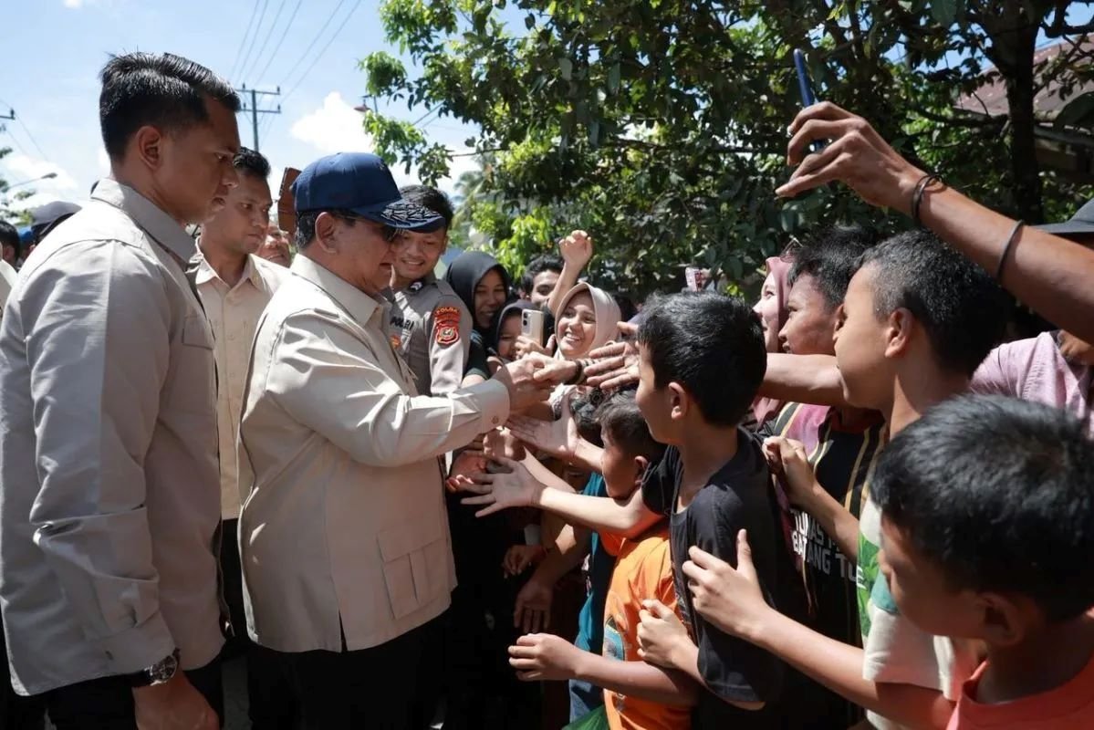 Mendekati Tahun Baru, Prabowo Kembali Bertemu Warga di Lokasi Bencana Sumut