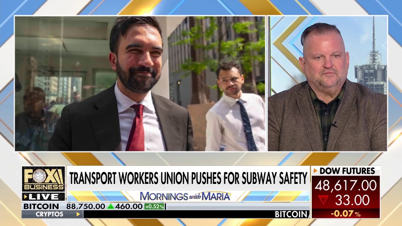 Kathy Hochul vetoes bill that would require two-person subway crews<br><br>