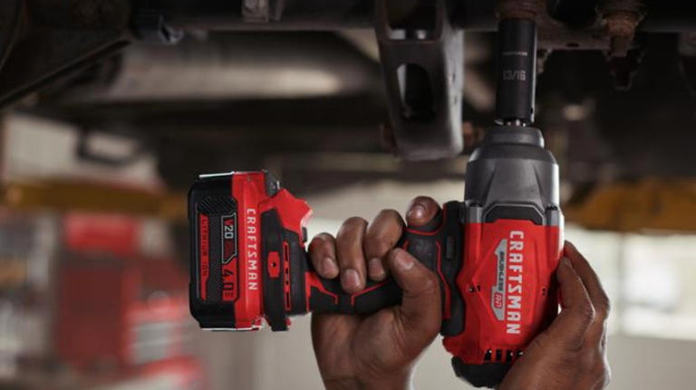 Do all Craftsman V20 batteries use the same charger?