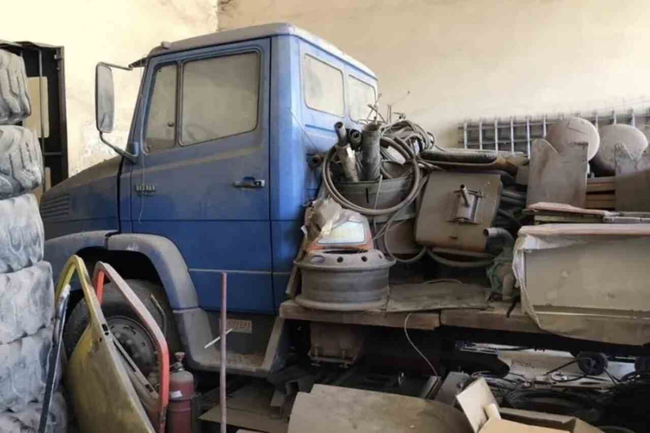 Caminhão mantido como poupança por 30 anos é vendido com apenas 40 km rodados