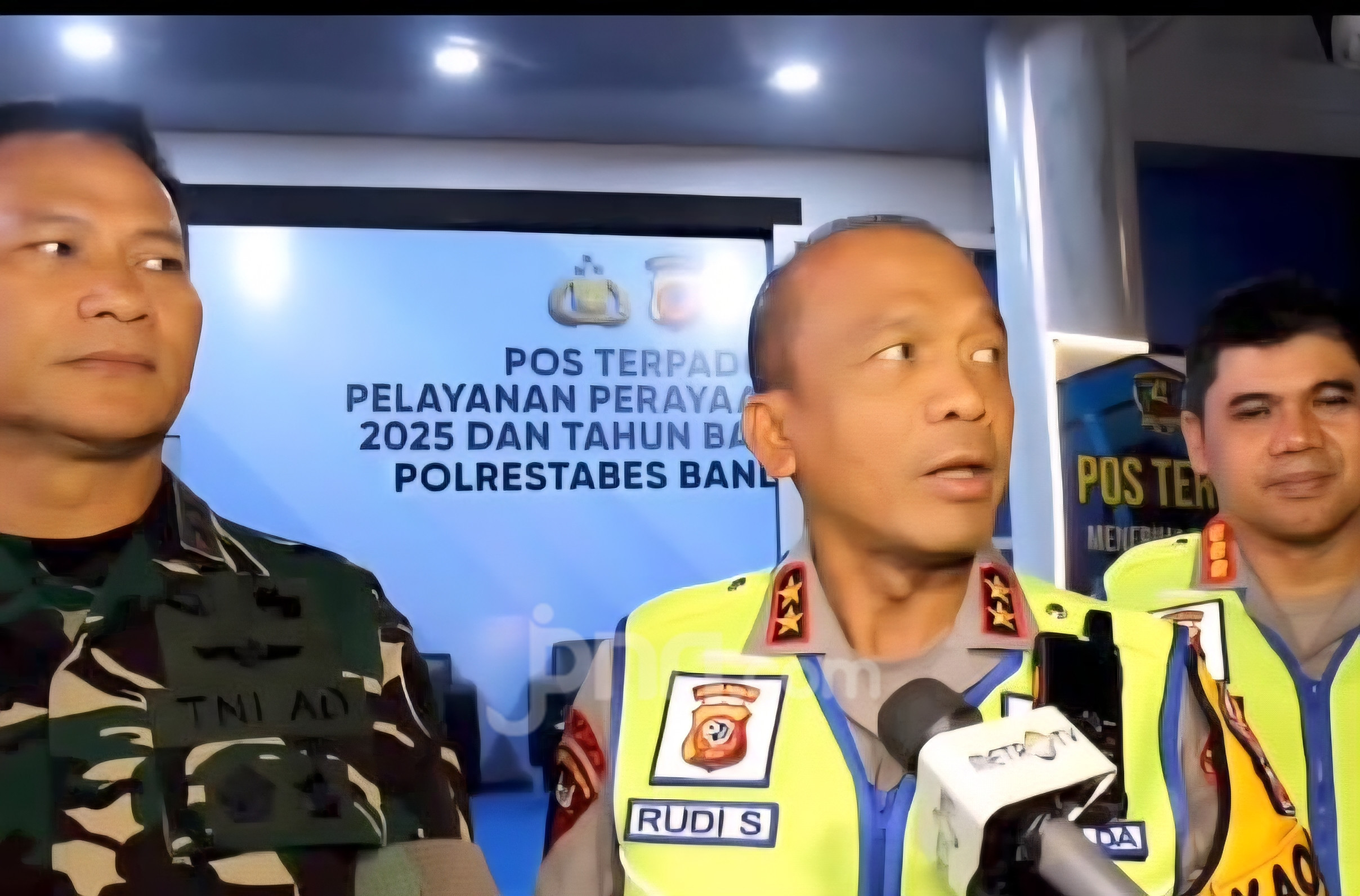 Dua Jenderal Turun ke Jalan Asia Afrika Bandung