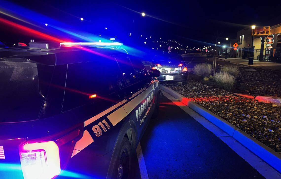 Broken tail light leads to late night car, foot chases in downtown Pasco<br><br>