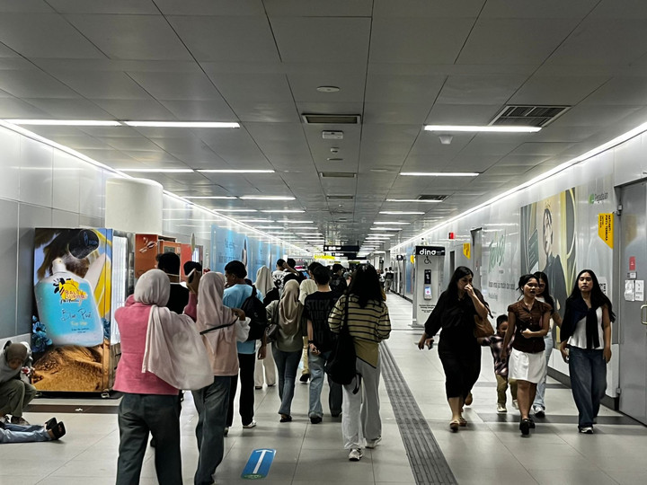 Kondisi MRT dan TransJakarta Pasca Tahun Baru di Bundaran HI