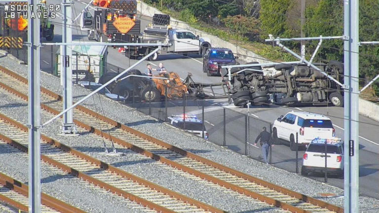 WB I-90 in Seattle reopens after all lanes blocked by flipped semi truck