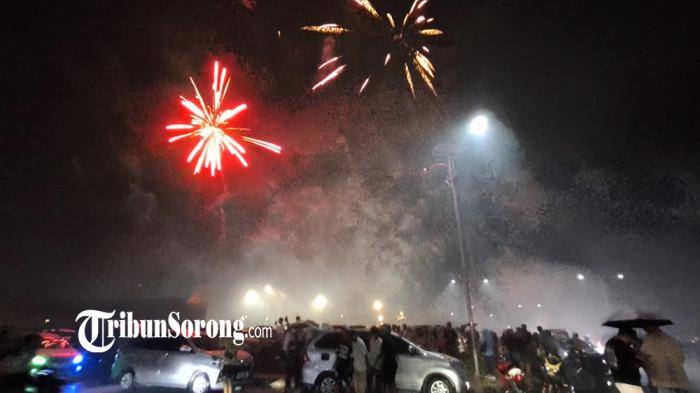 Hujan Lebat dan Malam Tahun Baru 2026 di Kota Sorong, Ratusan Polisi Amankan Keramaian