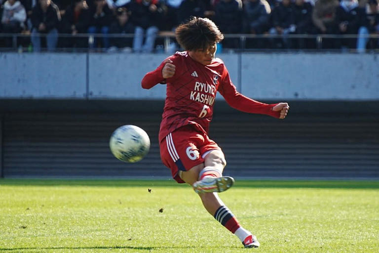 中村俊輔さんは自分で決め切る」レジェンド酷似の左足見せた流通経済大