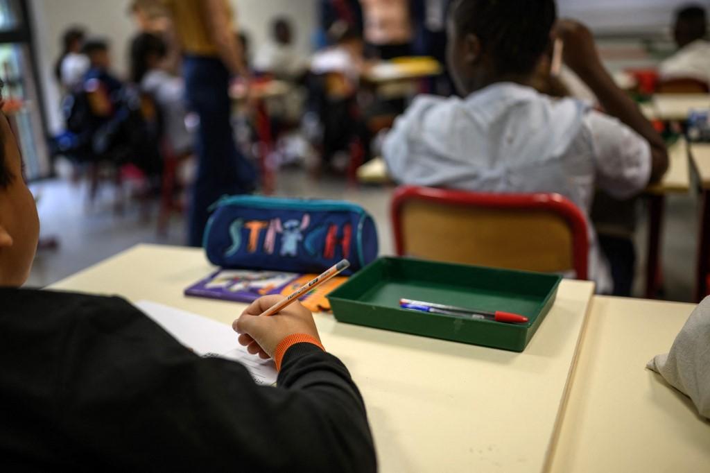 Autocensure et tensions : l'école française, miroir du choc des ...