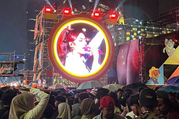 Marion Jola Hibur Warga di Tahun Baru 2026 Bundaran HI