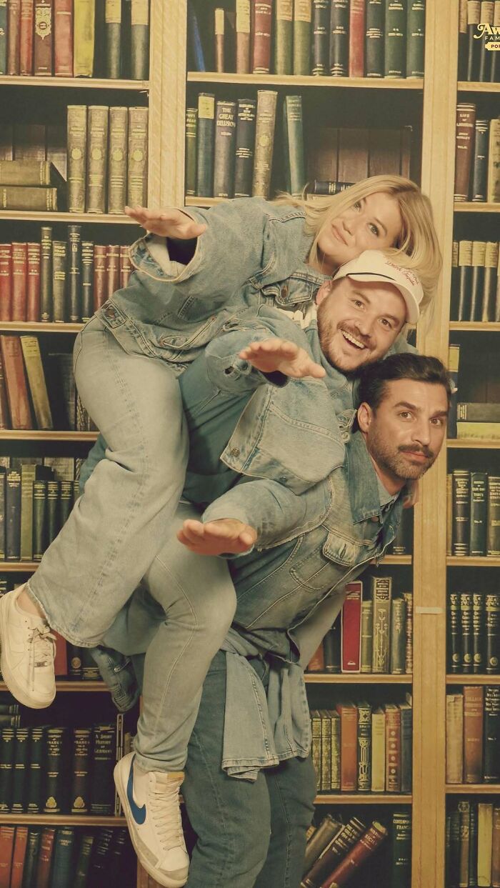 53 family photo fails that became unforgettable internet legends