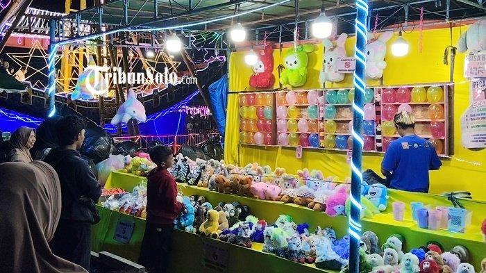 Pesta Rakyat Tahun Baru di Karanganyar Memadati Alun-Alun