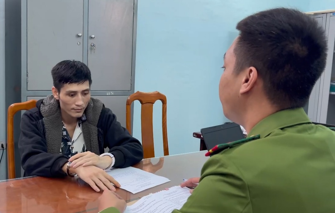 Phát hiện ma túy khi đối tượng chuẩn bị sử dụng tại nhà riêng