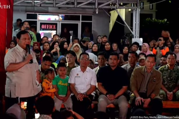 Prabowo Rayakan Tahun Baru 2026: Kunjungi Korban Banjir Sumut dan Berdoa Bersama