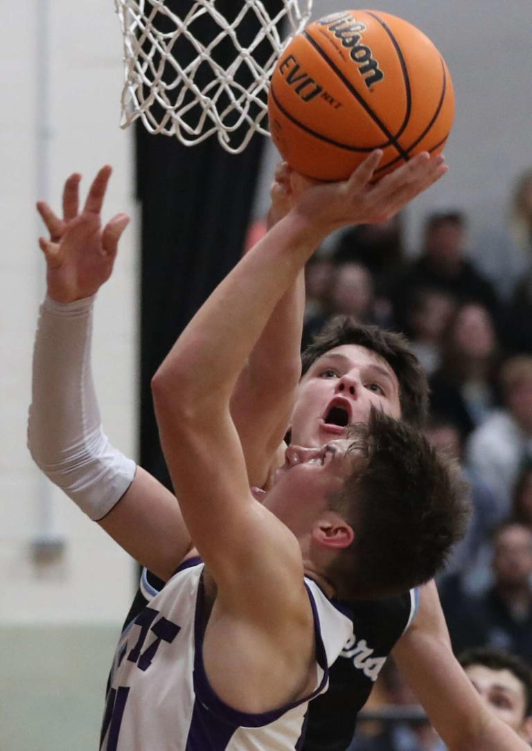 North Mac hands Routt first loss, wins Waverly Holiday Tournament 52-40