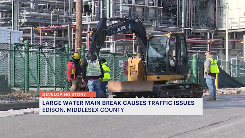 Water main break in Edison leads to road closures