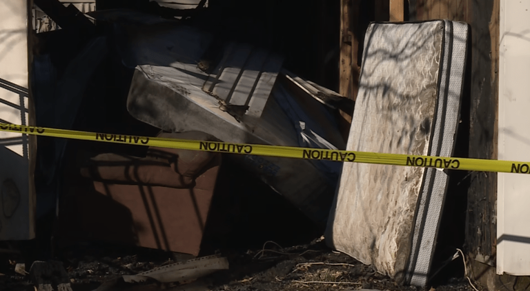 Man dies days after saving mother from fire