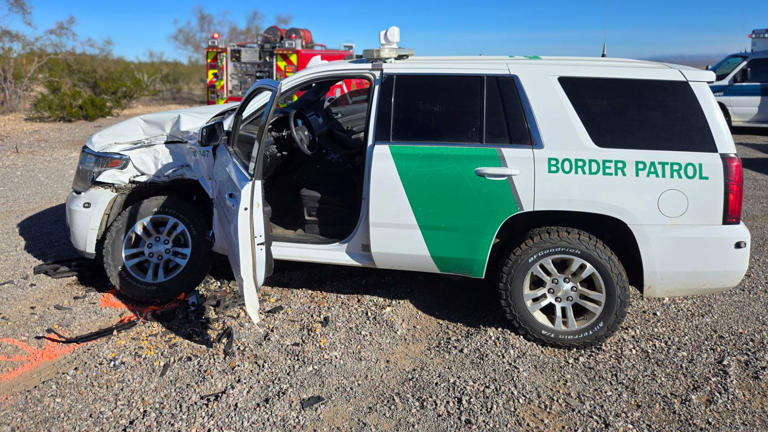 Smuggling suspect accused of hitting Border Patrol vehicle