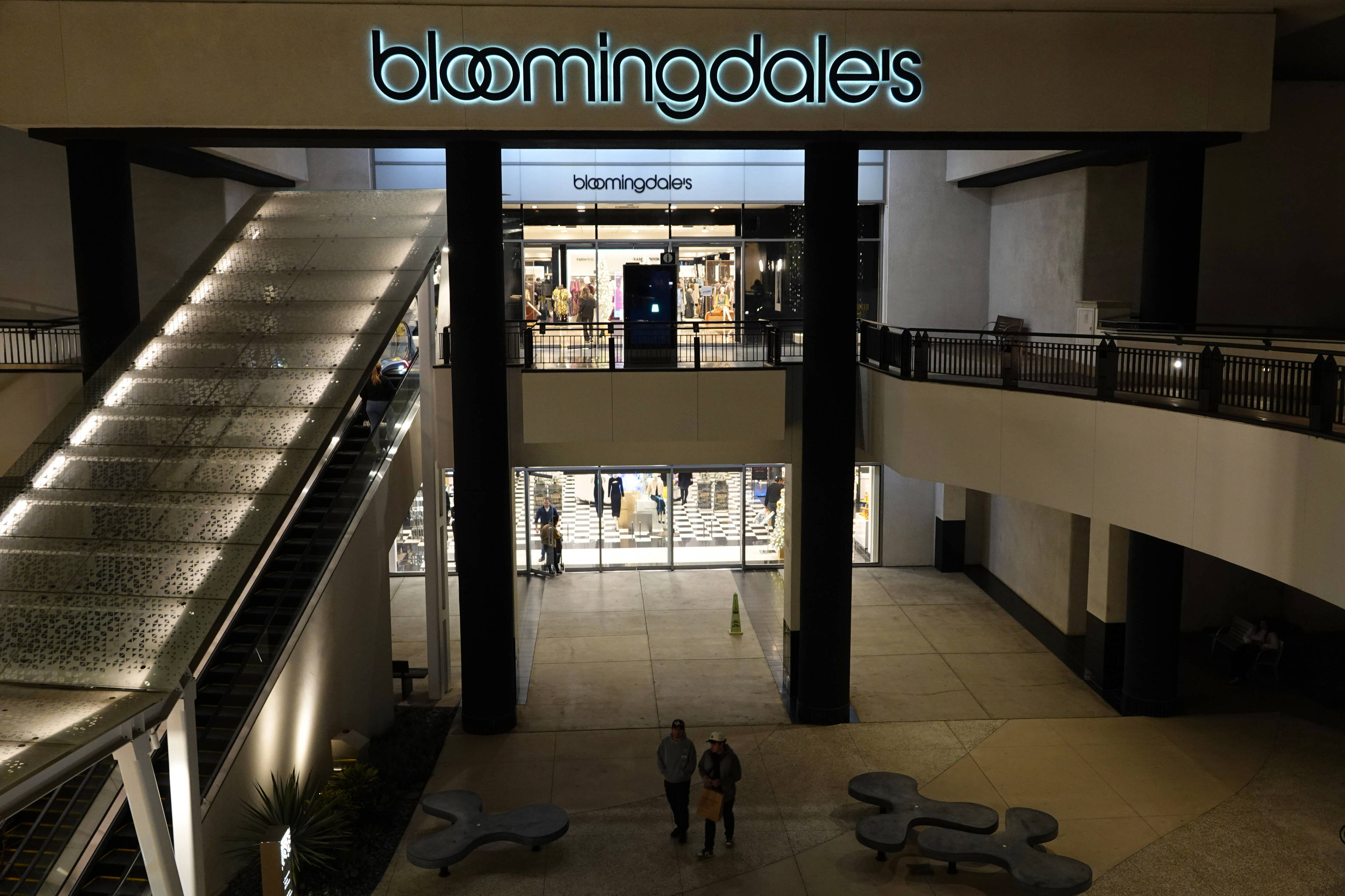 Are Bloomingdale's stores open on New Year 2026? Store timing and more ...