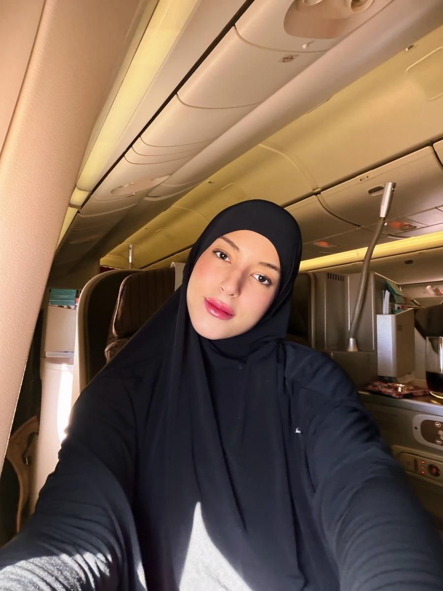 7 Potret Tasya Farasya Beribadah Umrah di Tahun Baru 2026