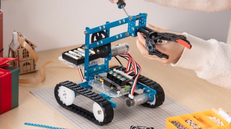 6 Raspberry Pi robot kits for every skill level