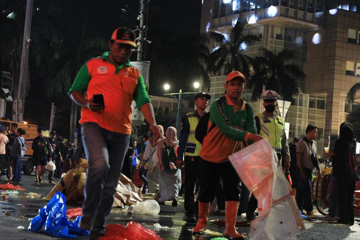 Perayaan Tahun Baru Jakarta Tinggalkan 91 Ton Sampah