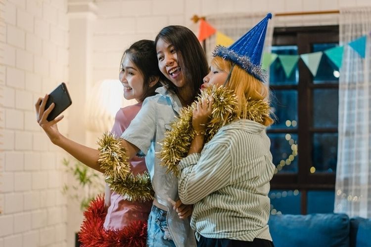 10 ucapan tahun baru 2026 untuk teman dan sahabat: hangat, lucu, penuh harapan