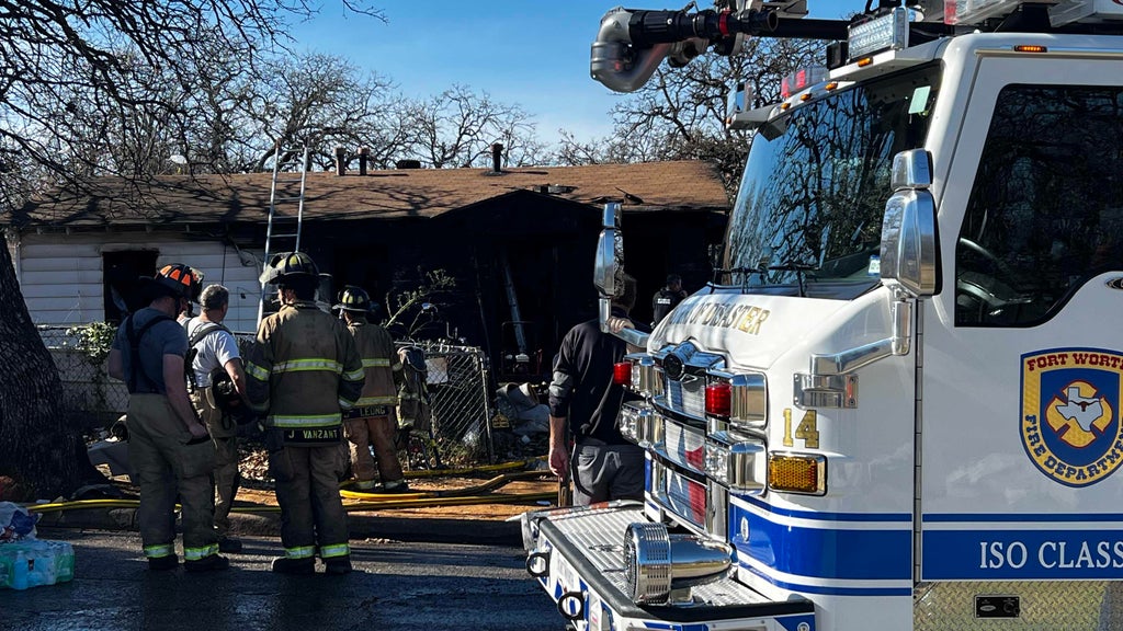 Woman dies, 3 dogs killed in Fort Worth house fire on New Year's Eve ...