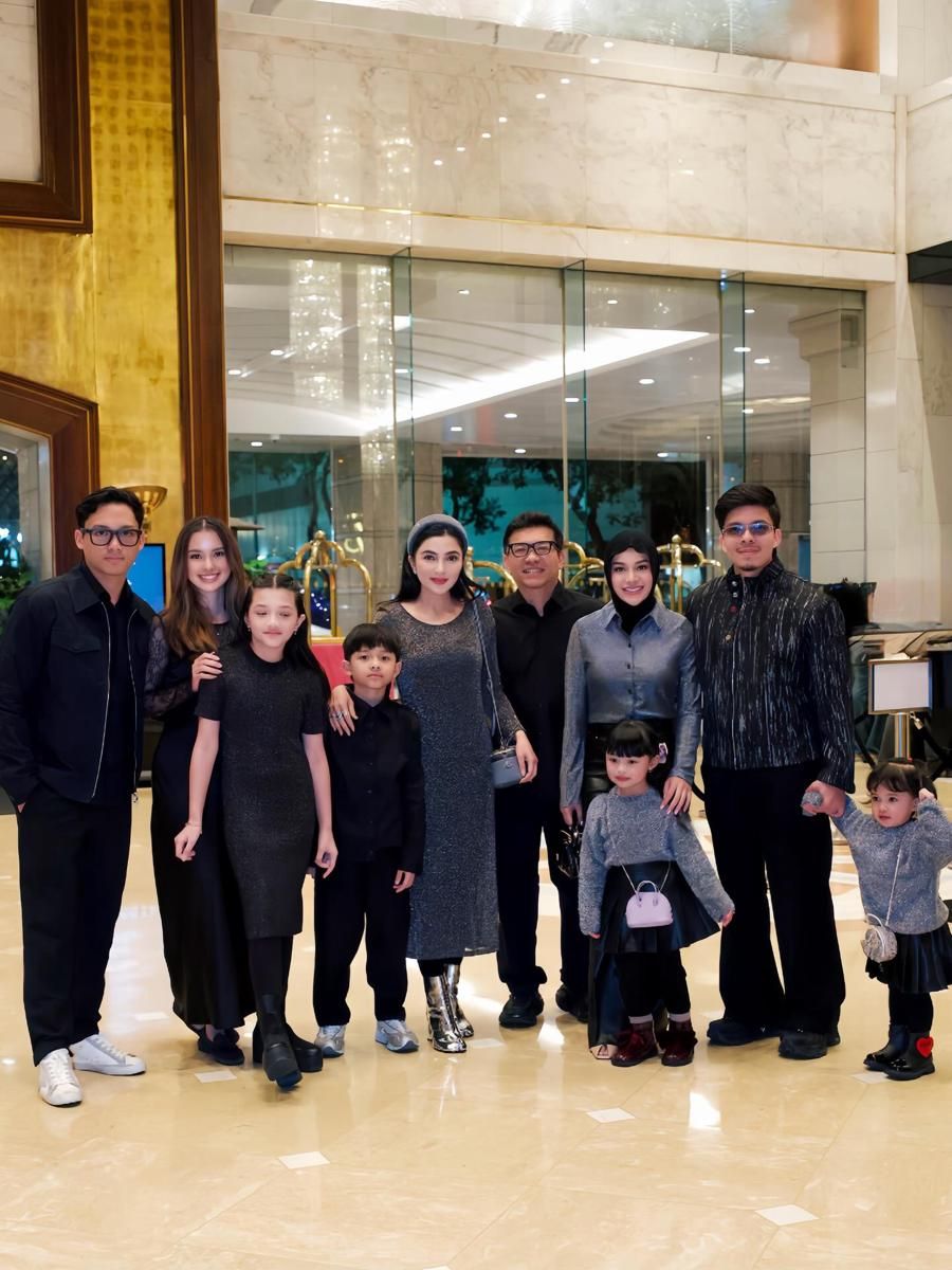 7 potret keluarga Anang-Ashanty merayakan Tahun Baru 2026 di Hong Kong