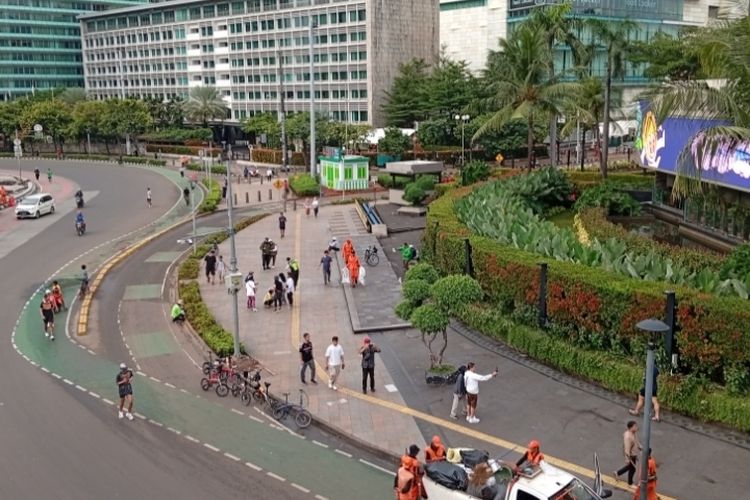 Kisah Warga Jakarta di Tahun Baru: Lari Pagi dan Jelajah Foto 1 Januari