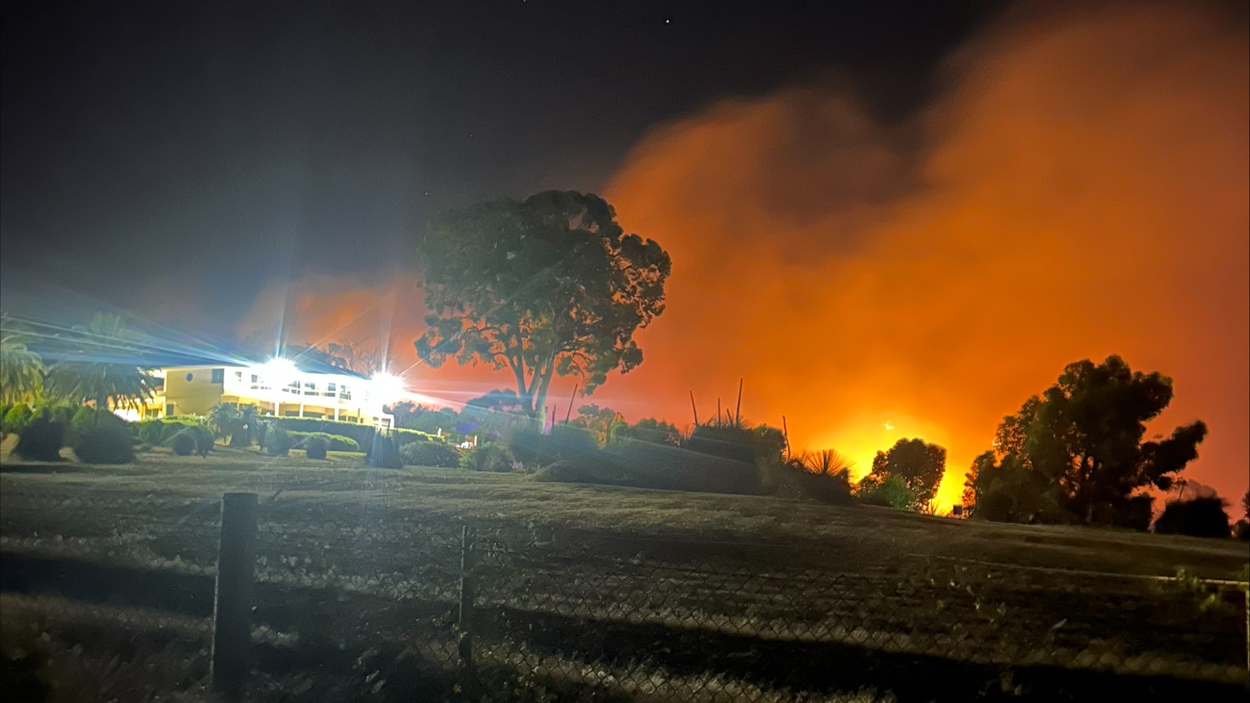 New Year's Day bushfire sparked by firecracker prompts emergency ...