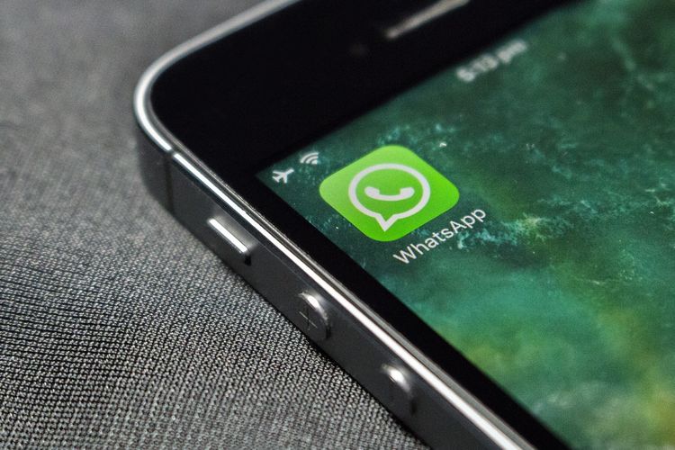5 trik batasi WhatsApp dan telepon saat cuti kerja