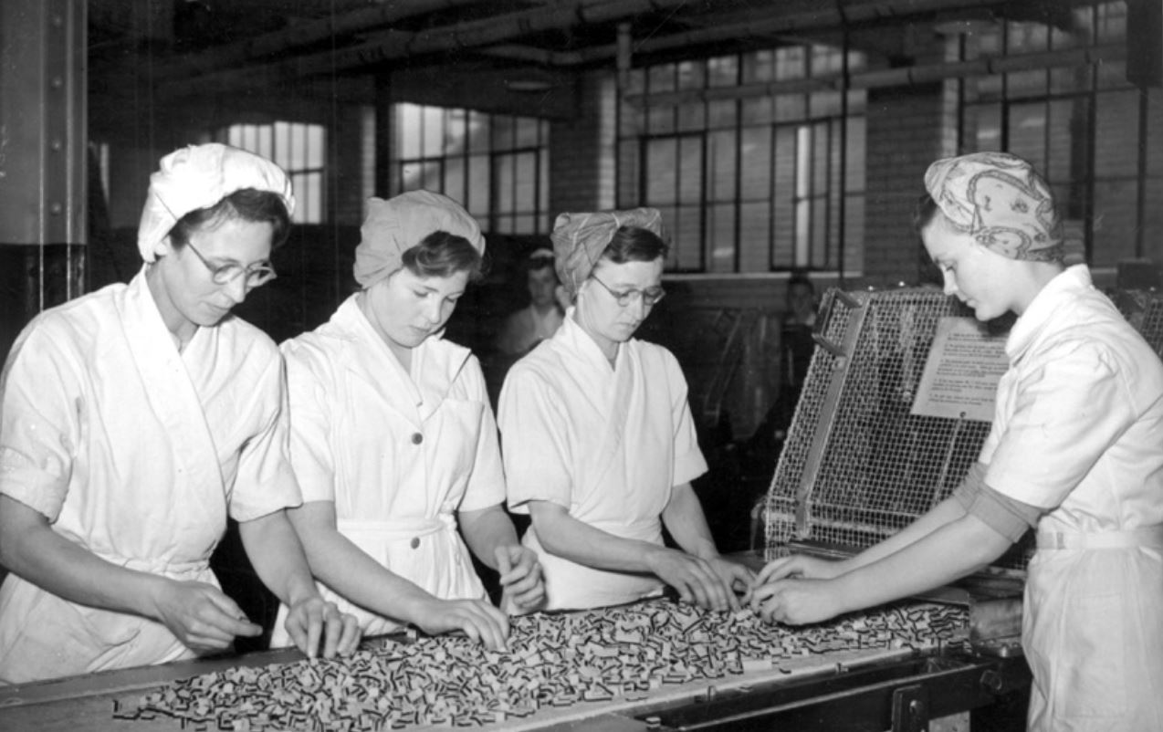 Sheffield retro: 32 photos celebrate city's proud history of making ...