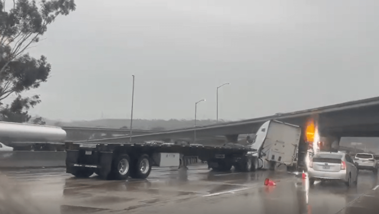 Lanes of 15 Freeway reopen after brief closure due to crash involving ...