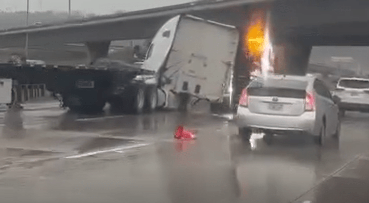 Lanes of 15 Freeway reopen after brief closure due to crash involving ...