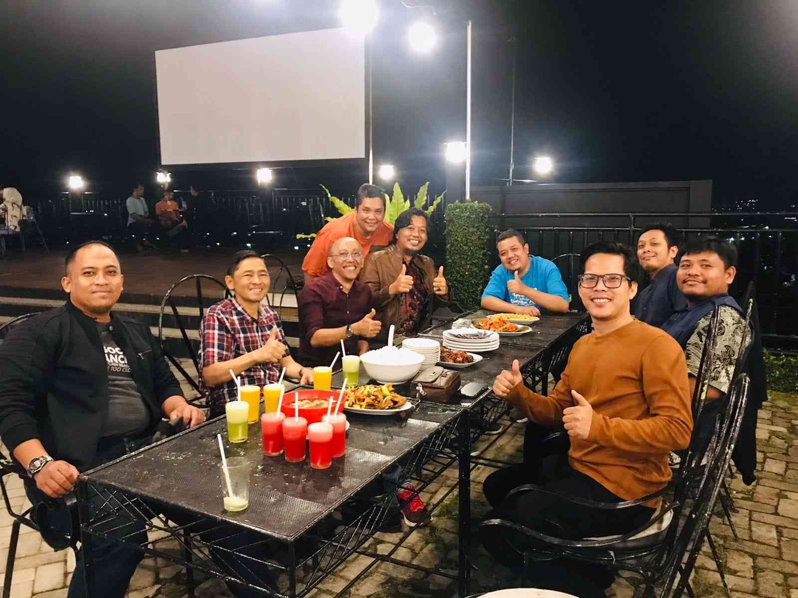 Renungan Tahun Baru: Dunia Tak Sepenuhnya Buruk, Kita yang Lupa Bersyukur