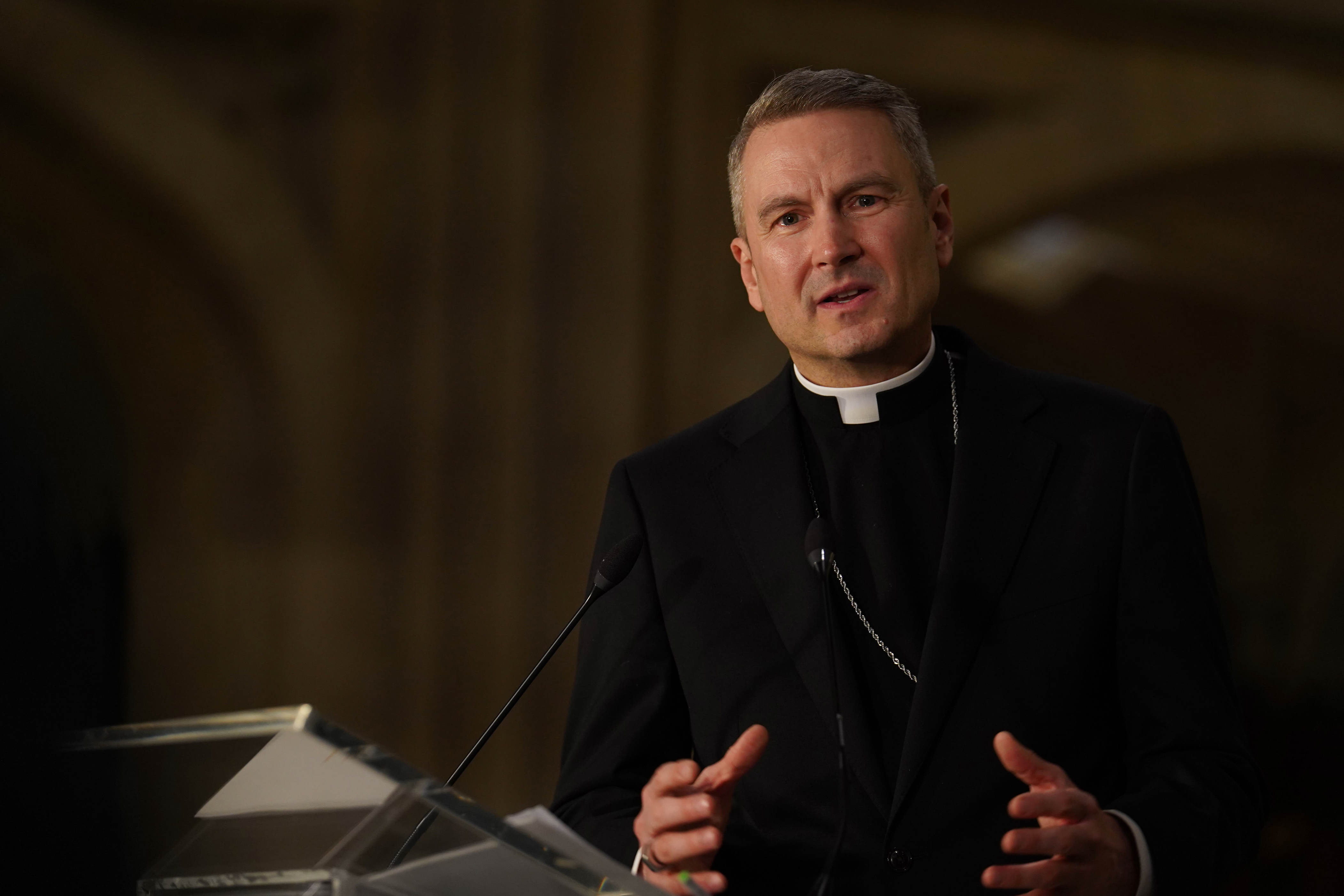 El obispo Ronald Hicks habla durante una conferencia de prensa en la Catedral de San Patricio, el jueves 18 de diciembre de 2025 en Nueva York. (Foto AP/Ryan Murphy)