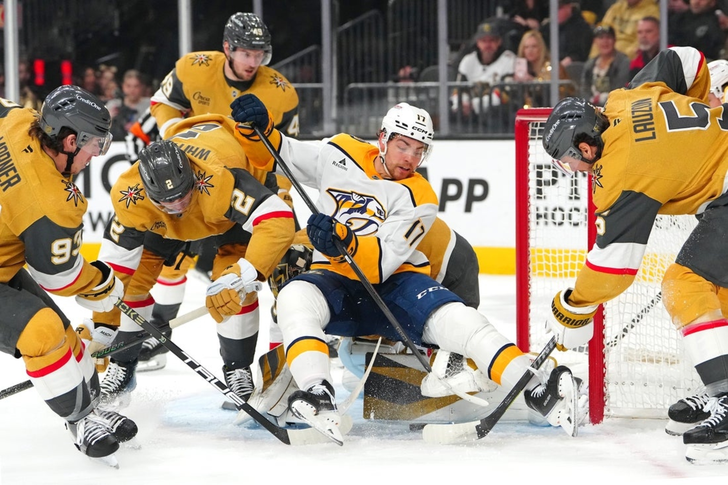 Steven Stamkos tallies 600th goal as Predators beat Golden Knights