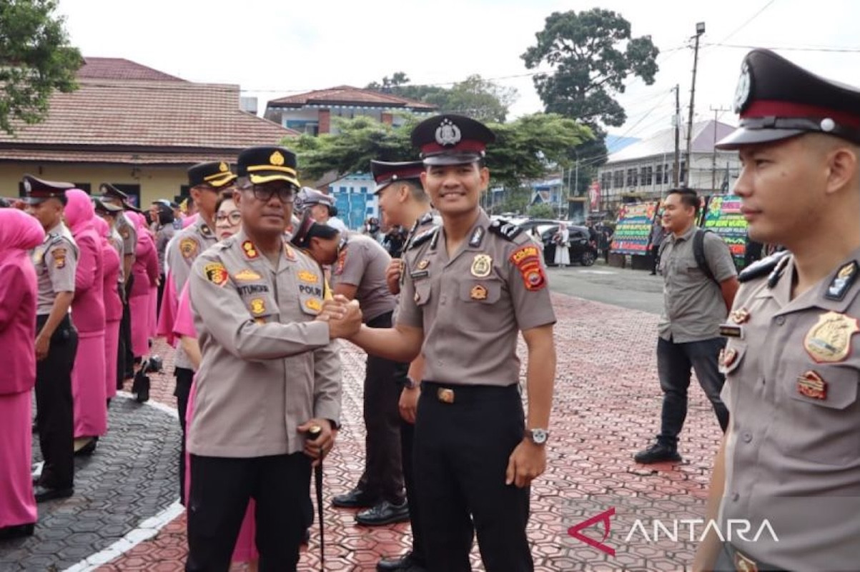 53 personel Polres Rejang Lebong kenaikan pangkat, ini pesan AKBP Florentus