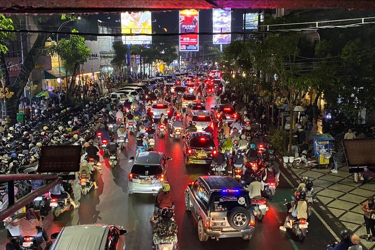 Kayutangan Malang Penuh Sesak Saat Tahun Baru 2026