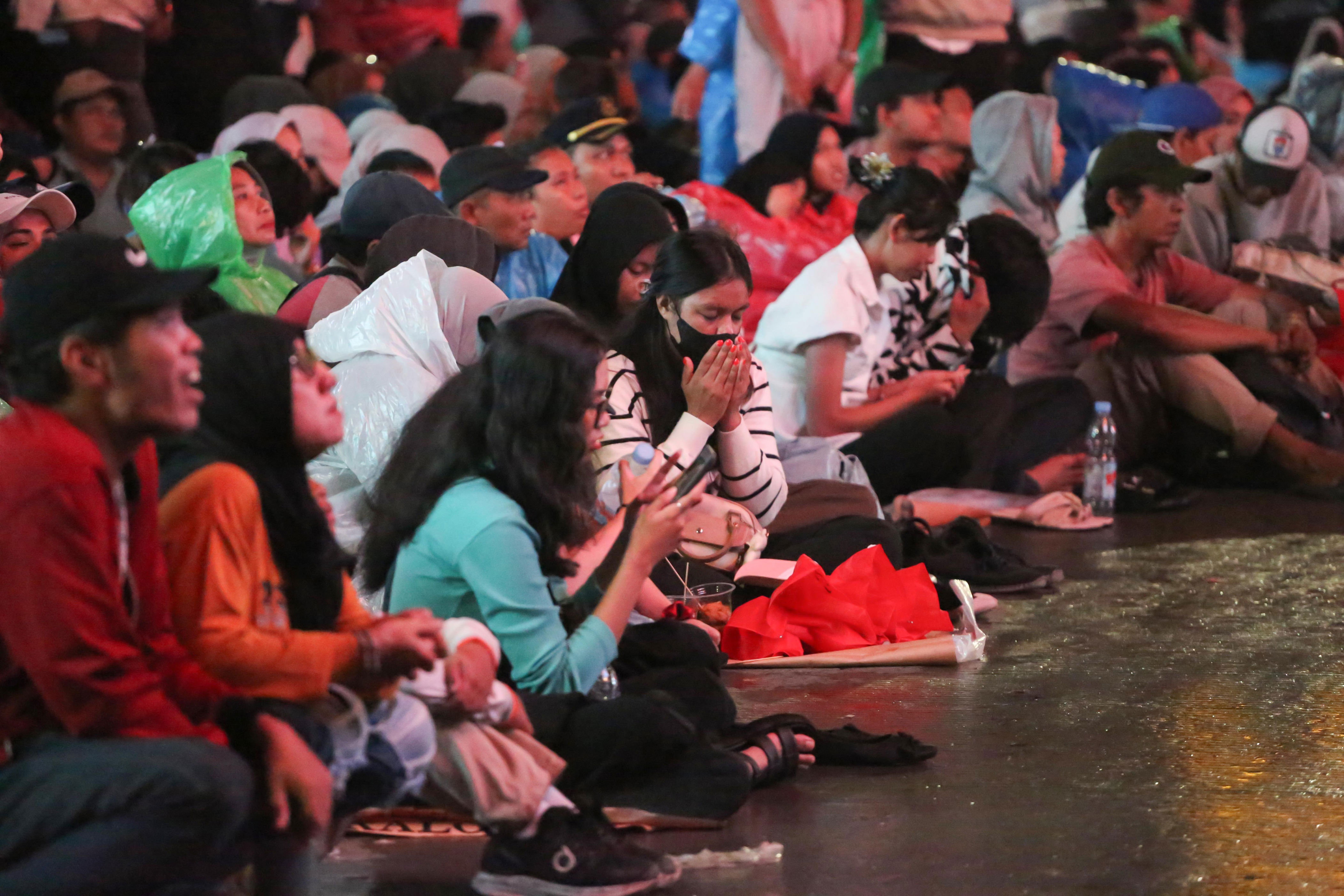 Foto: Kemanisan Bencana Sumatra, Tahun Baru 2026 di Bundaran HI Tanpa Kembang Api