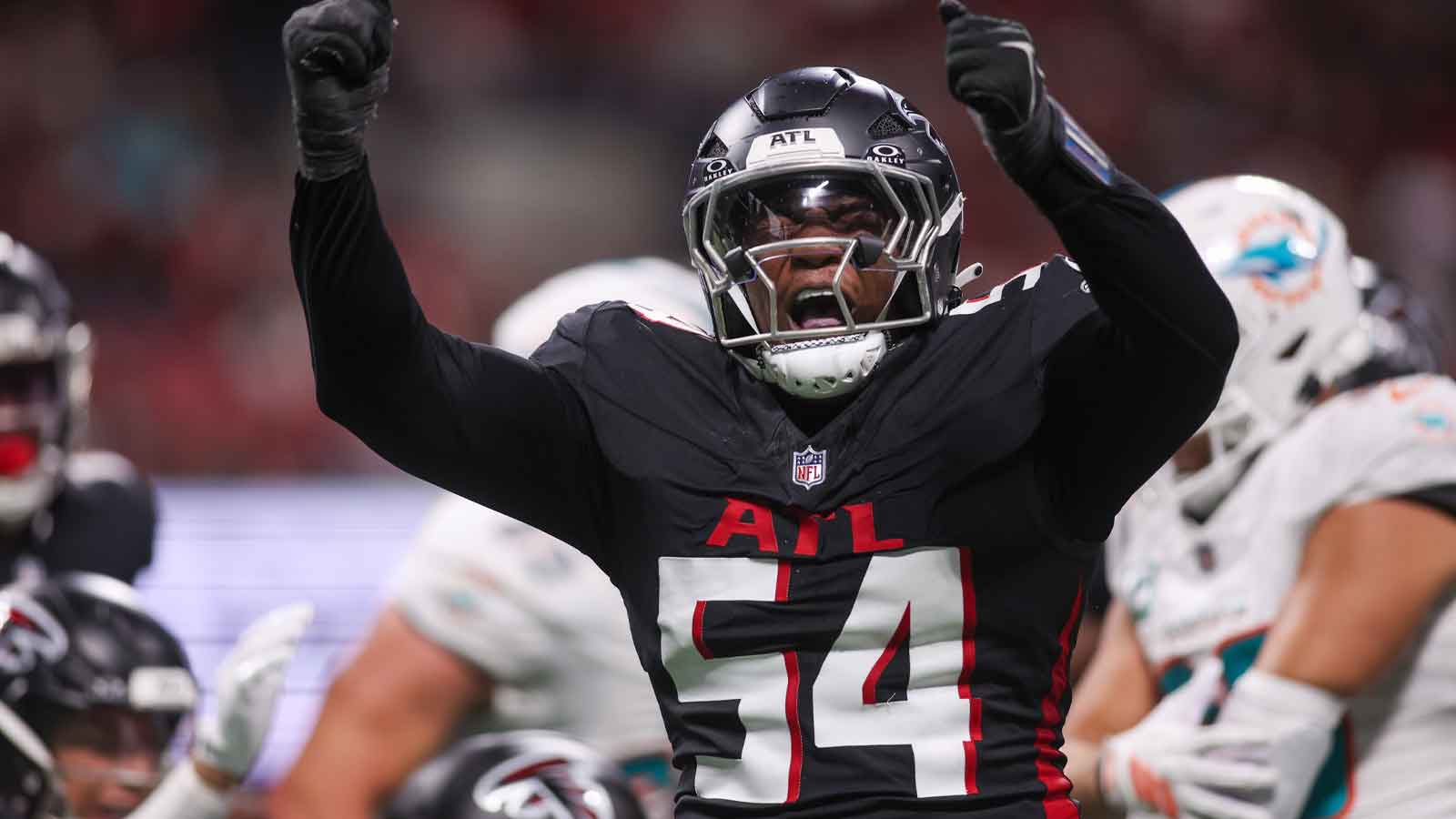 Falcons promising pass-rusher avoids serious injury after scary moment ...
