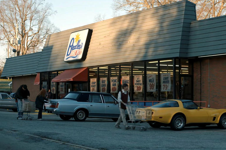 Netflix Bradley's Big Buy Supermarket in 'Stranger Things'.