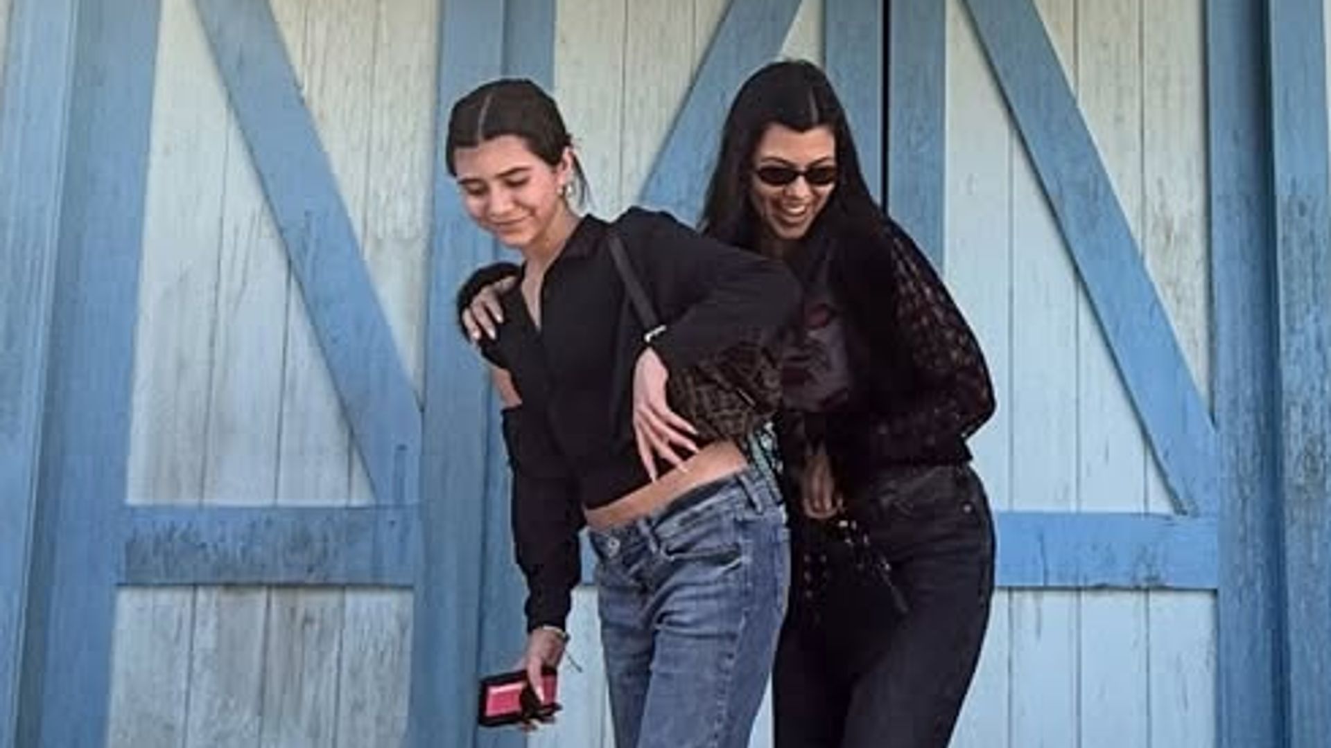 Kourtney Kardashian's teen daughter Penelope is so tall in new photos and  her famous aunt's total twin, image size:1920x1080